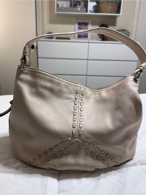 b. makowsky Beautiful Vintage  Cream Glove Leather Shoulder Bag